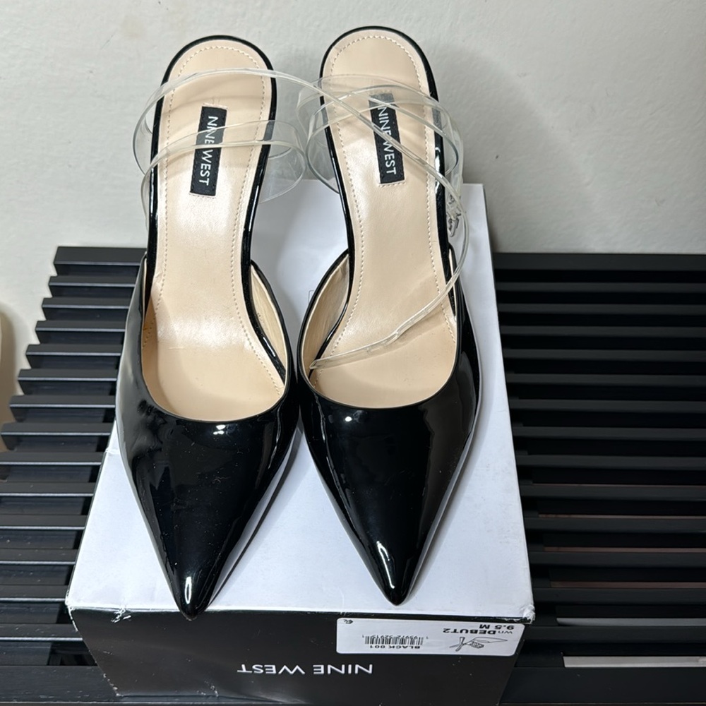 Black Heels w/Strap around Ankle - Picture 4 of 7